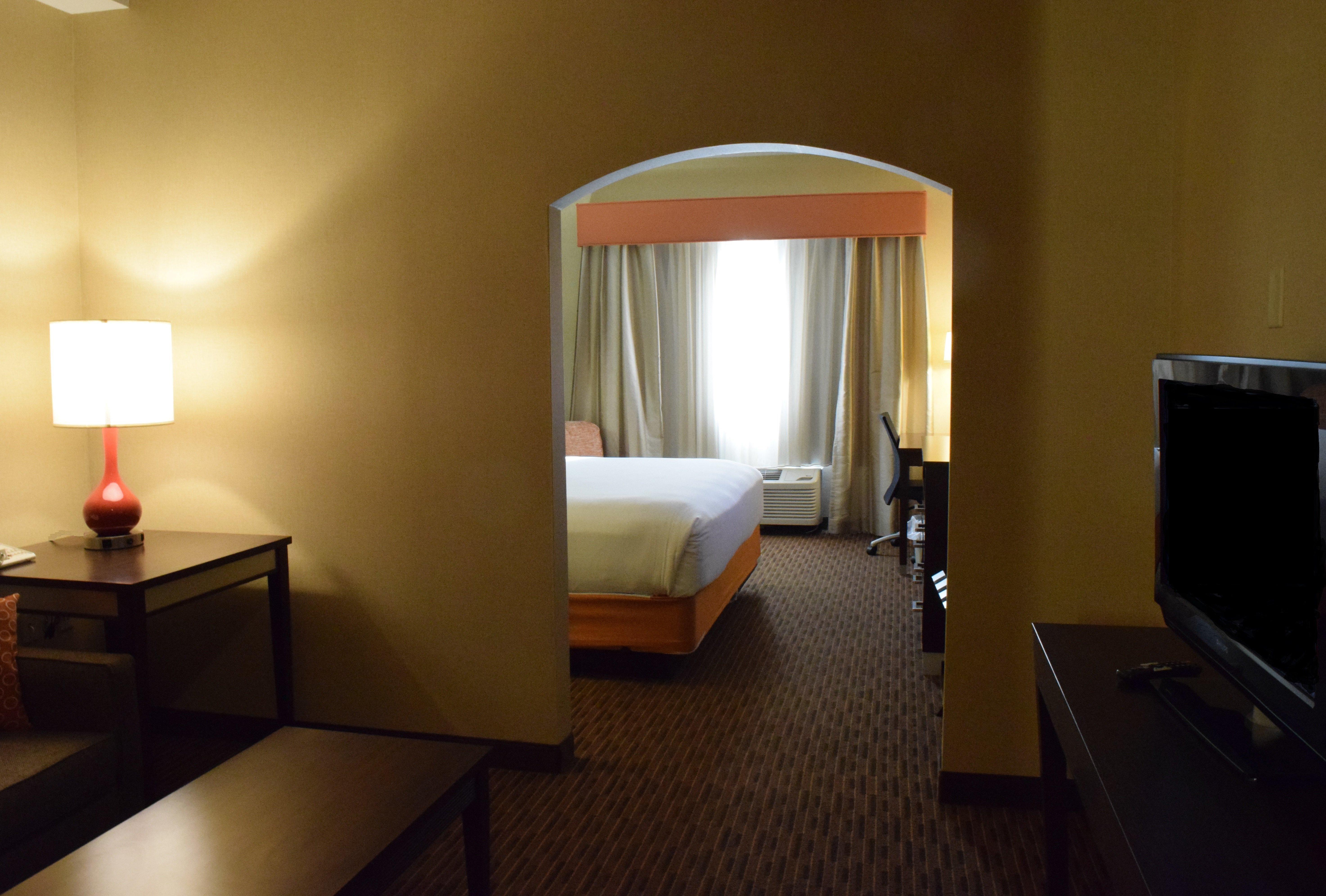Holiday Inn Express Hotel & Suites Watertown - Thousand Islands, An Ihg Hotel Экстерьер фото