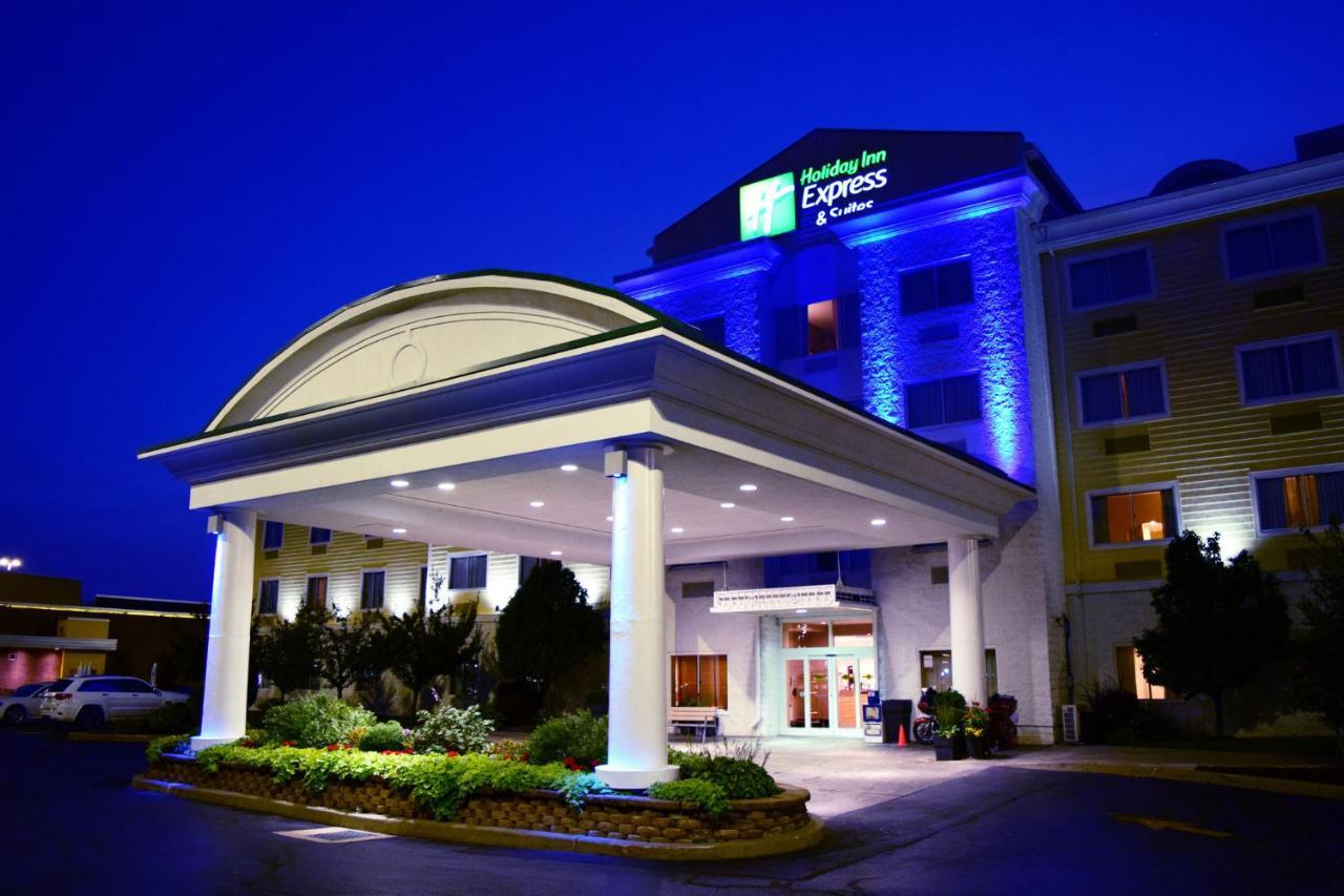 Holiday Inn Express Hotel & Suites Watertown - Thousand Islands By Ihg Экстерьер фото