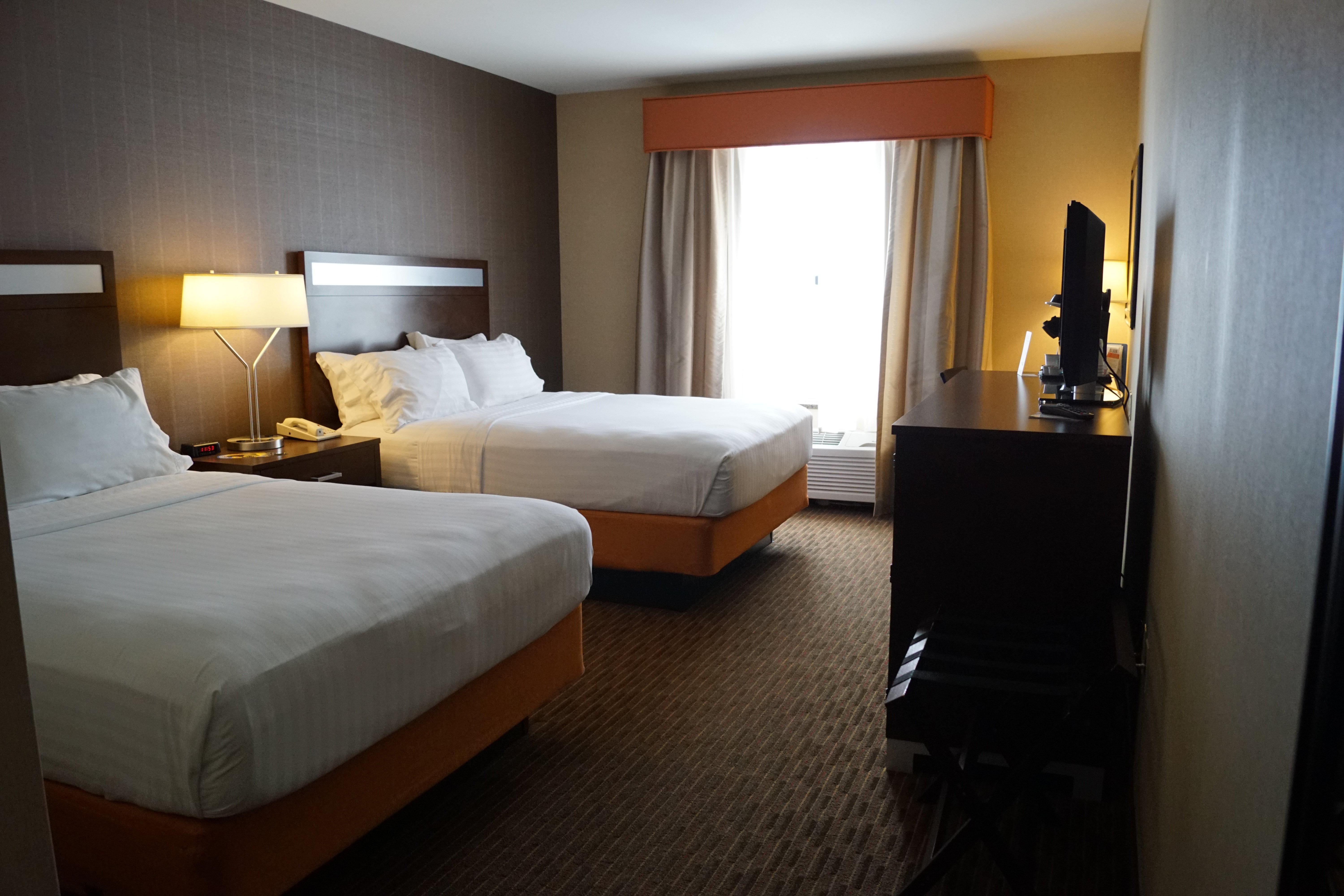 Holiday Inn Express Hotel & Suites Watertown - Thousand Islands By Ihg Экстерьер фото