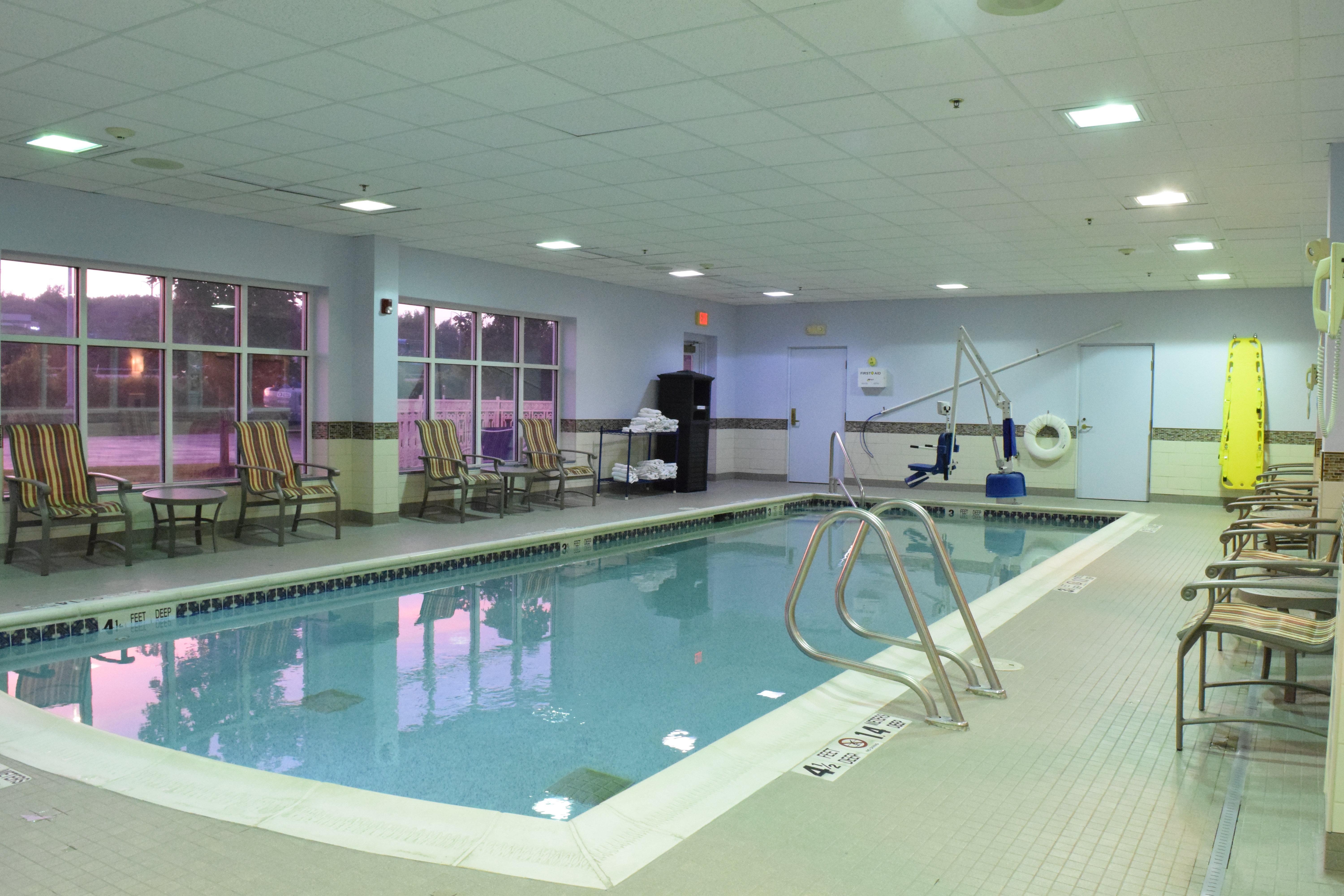 Holiday Inn Express Hotel & Suites Watertown - Thousand Islands By Ihg Экстерьер фото