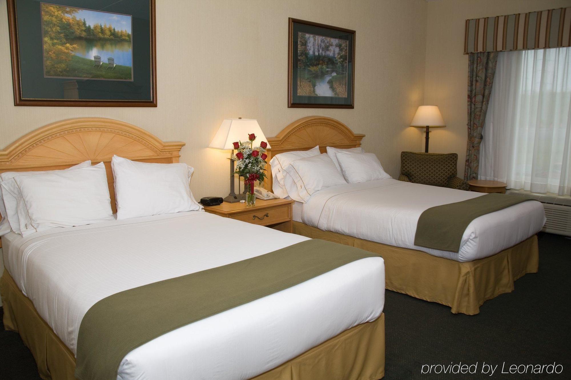 Holiday Inn Express Hotel & Suites Watertown - Thousand Islands By Ihg Номер фото